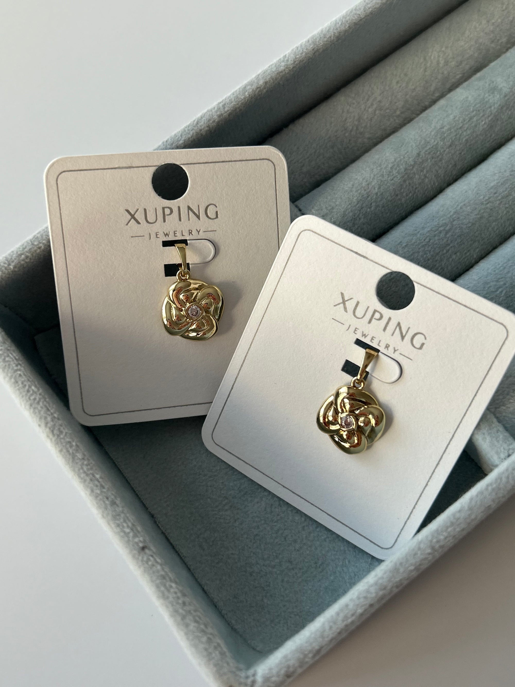 Xuping Çiçek Zirkon Taş Kolye ucu