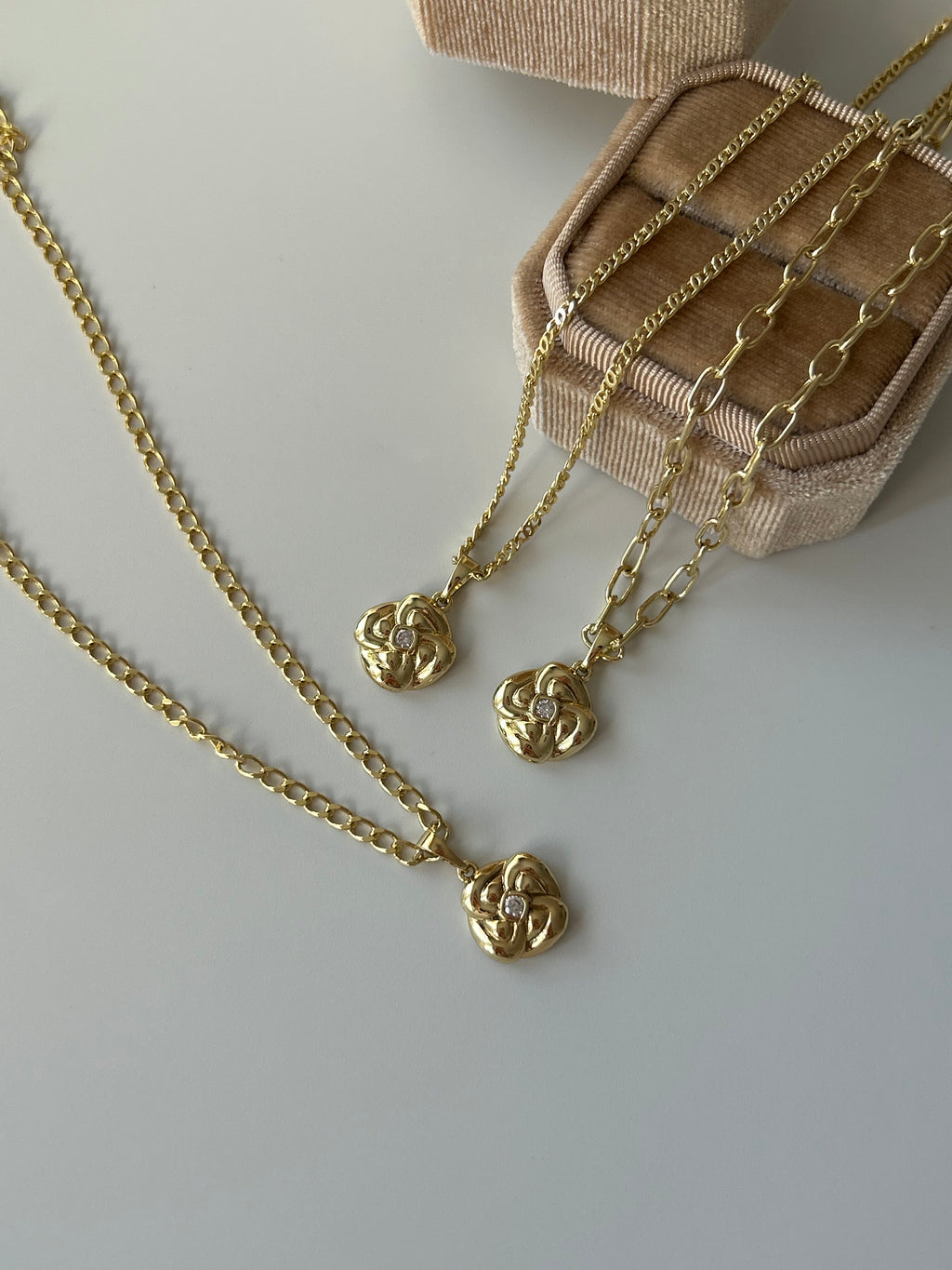 Xuping Çiçek Zirkon Taş Kolye ucu