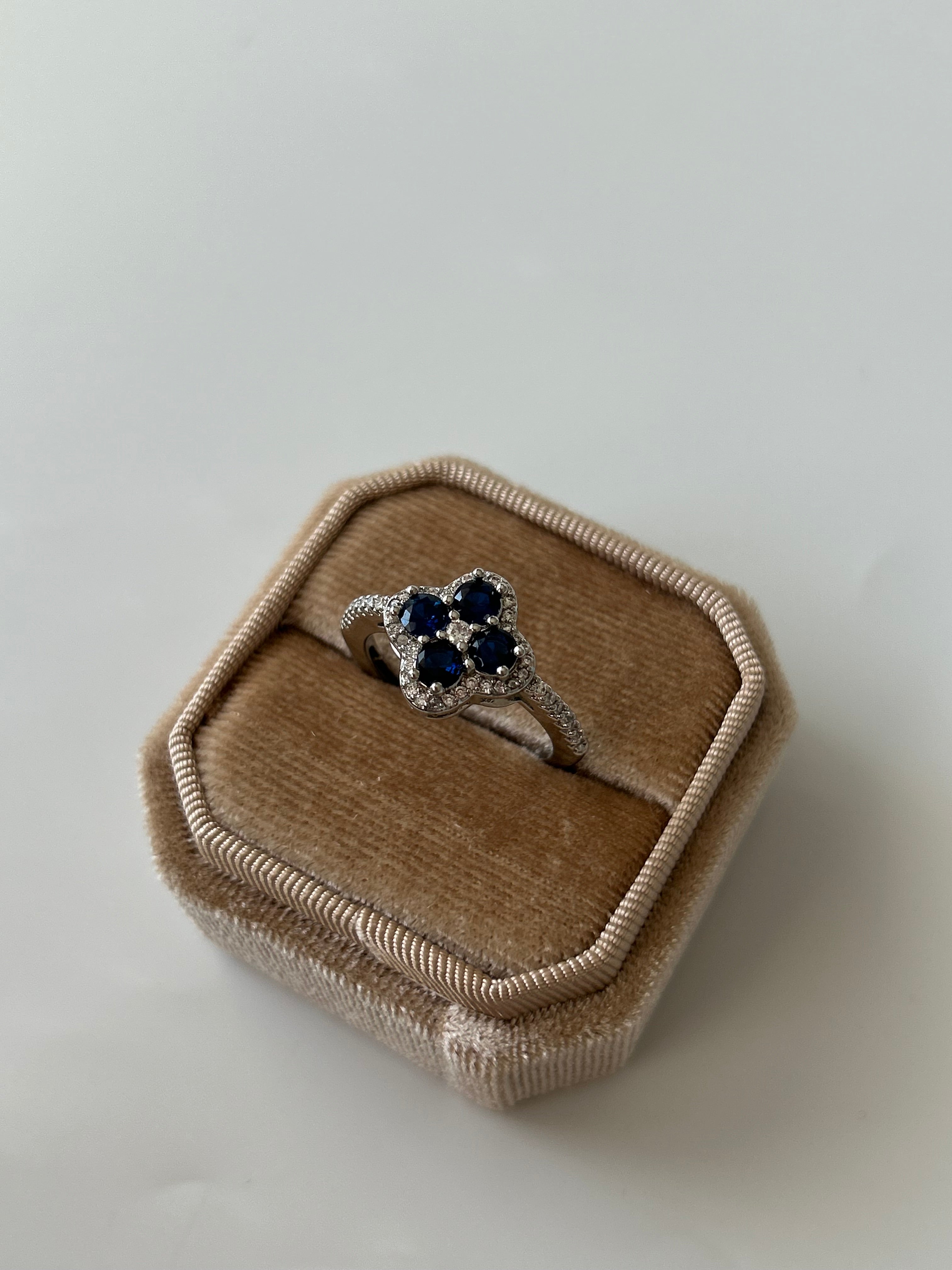 Silver Zirkon Taş Lacivert Yonca Yüzük