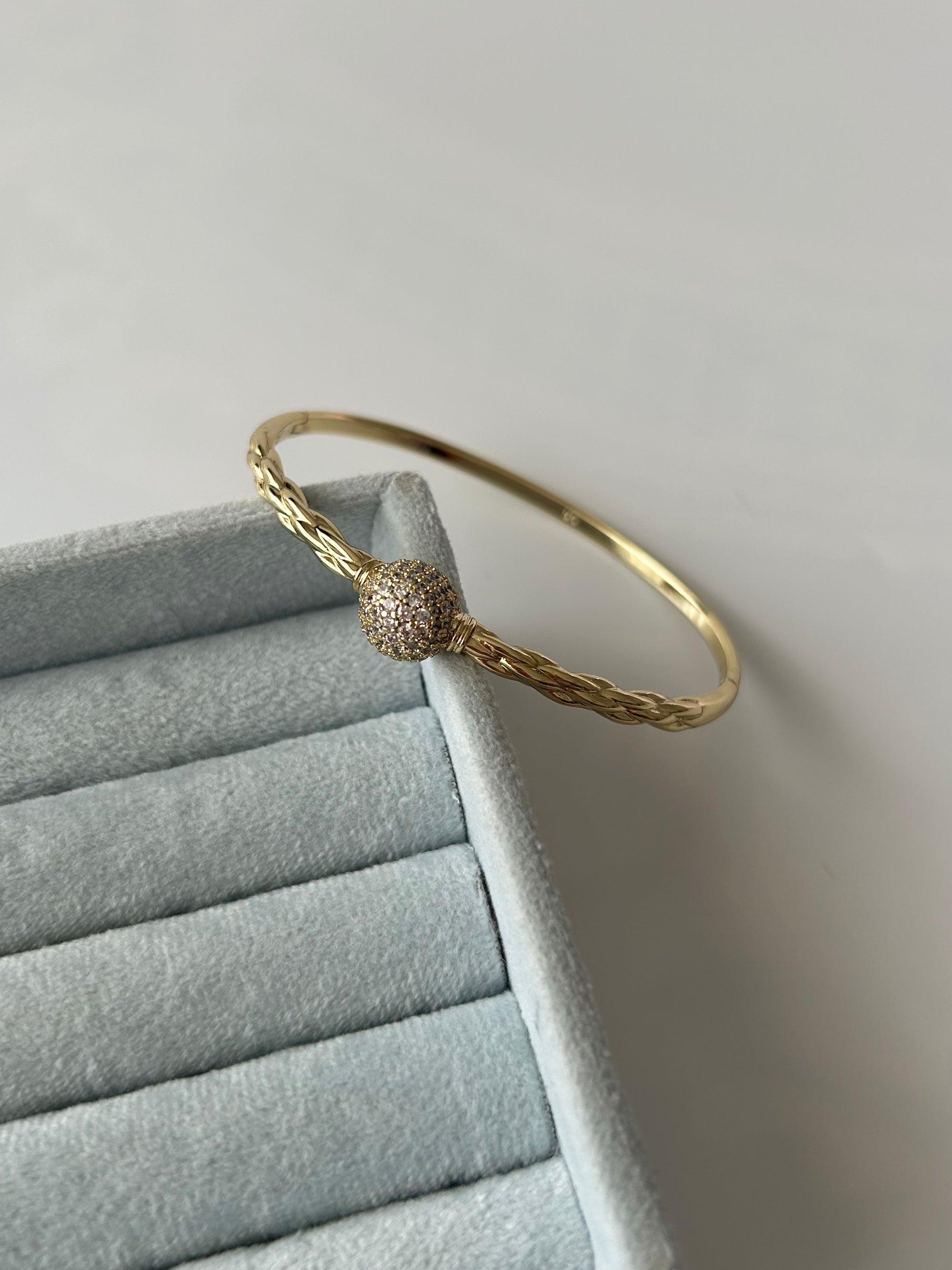 Xuping Taşlı Dorika Bilezik