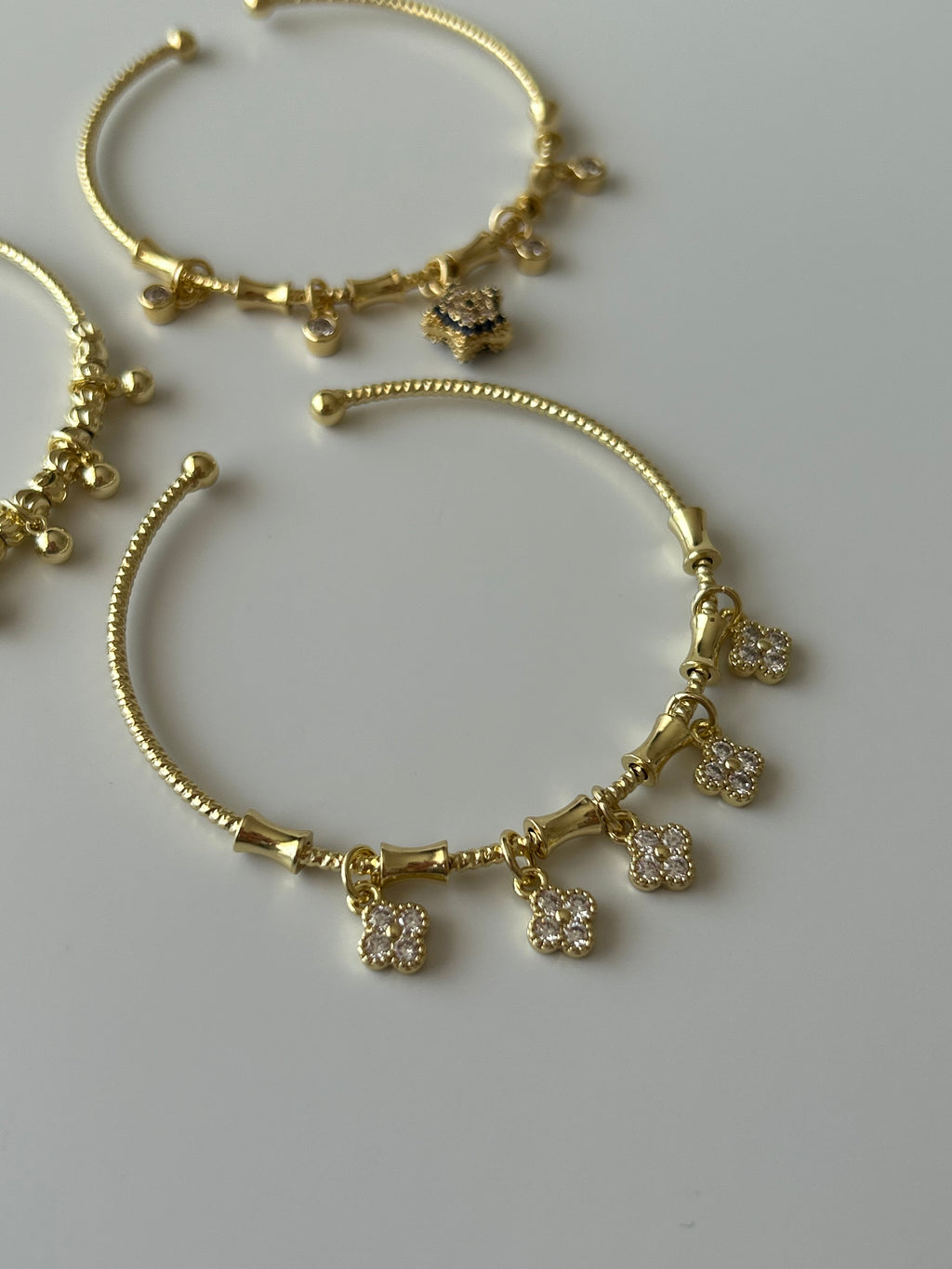 Zirkon Taş Yonca Charm Bilezik