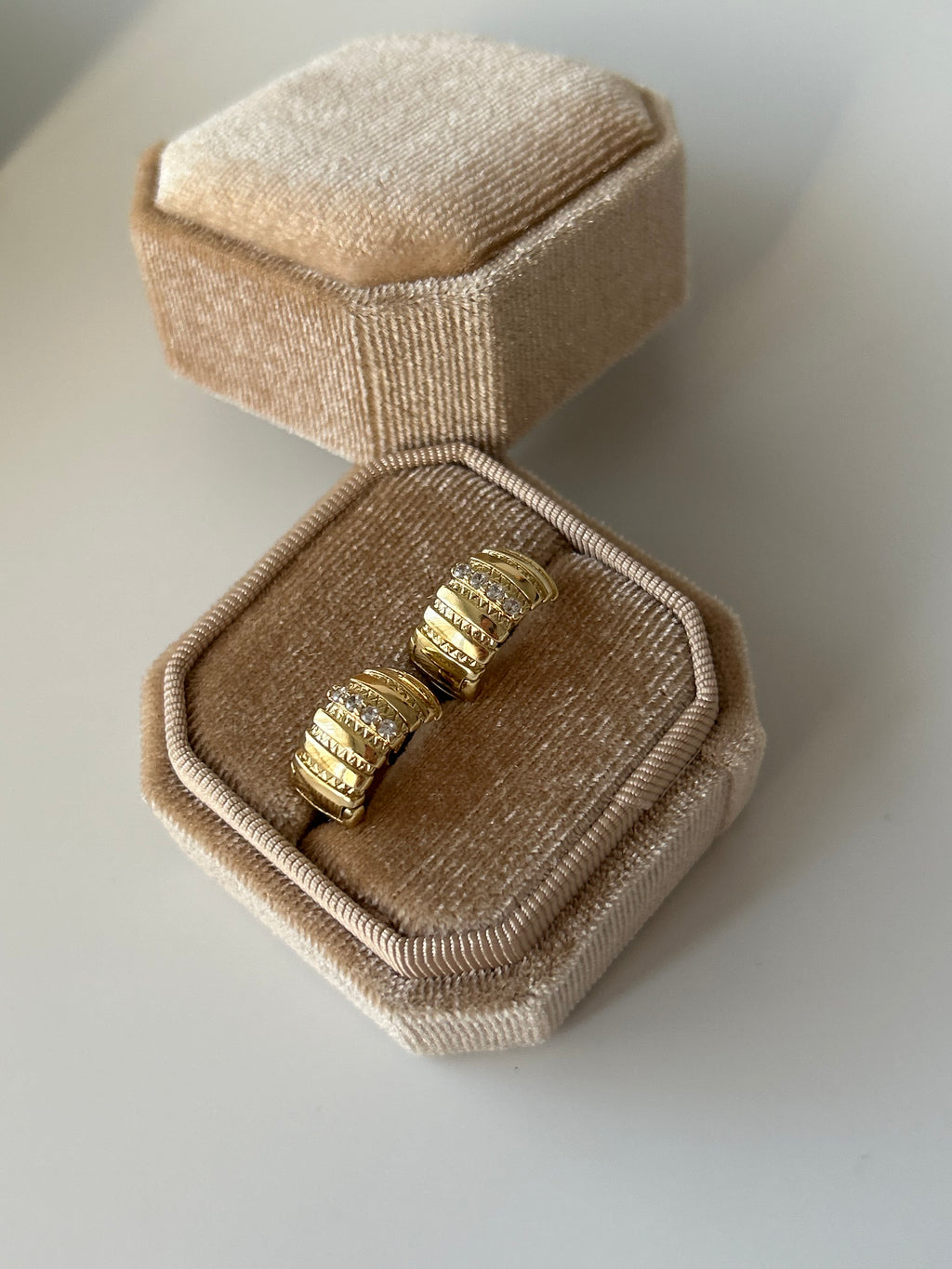 Xuping Zirkon Taş Küpe