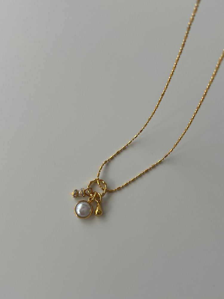 Beyaz Cam/Kum İnci Charm Kolye