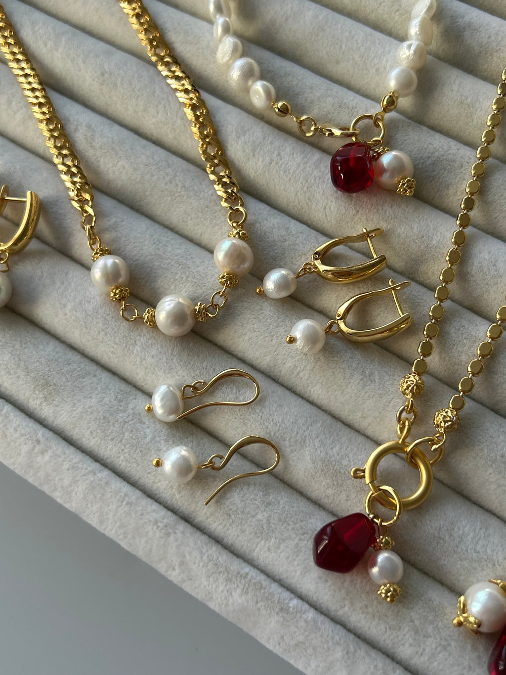 Nar Tanesi/İnci Charm Kolye