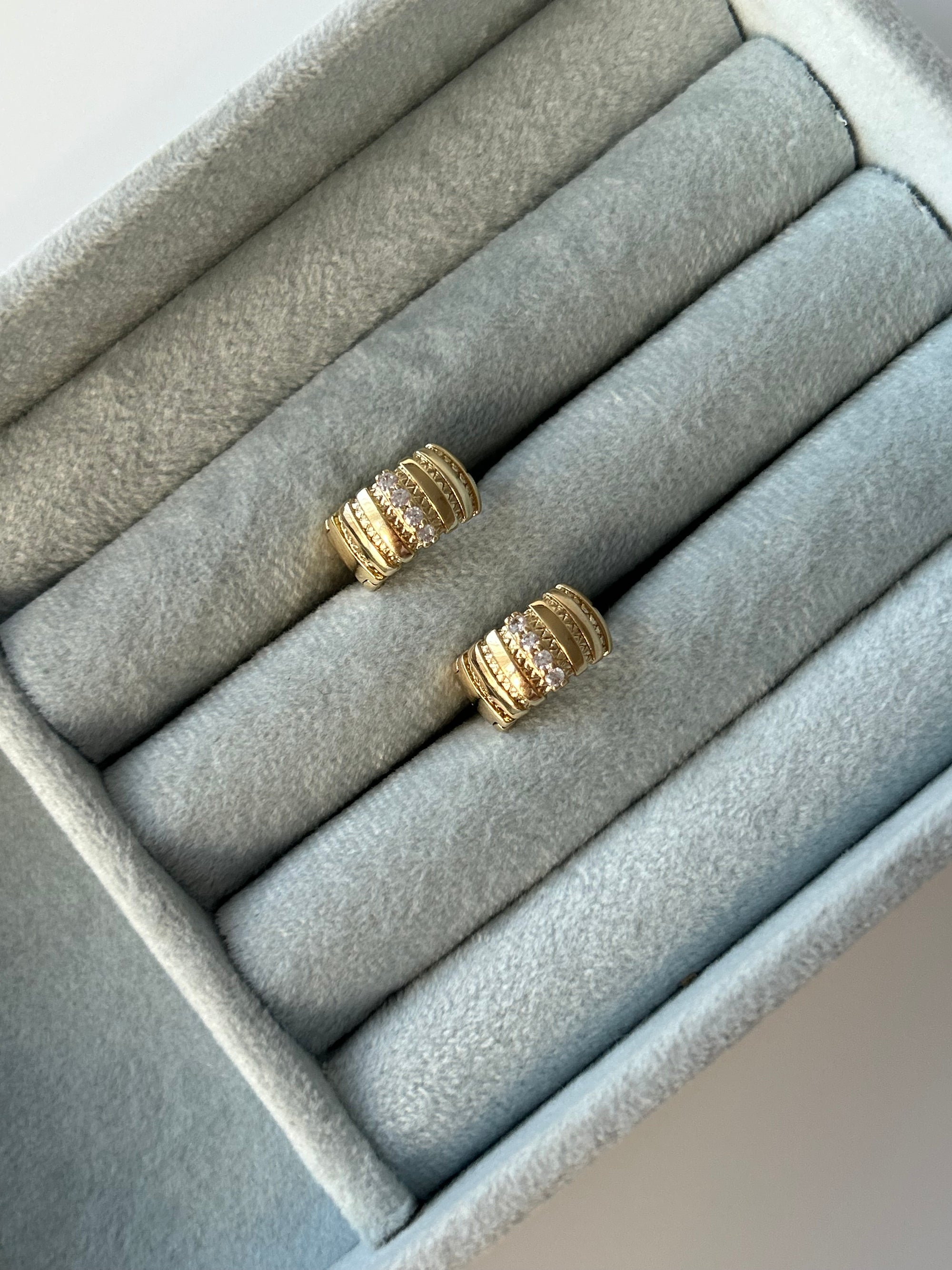 Xuping Zirkon Taş Küpe