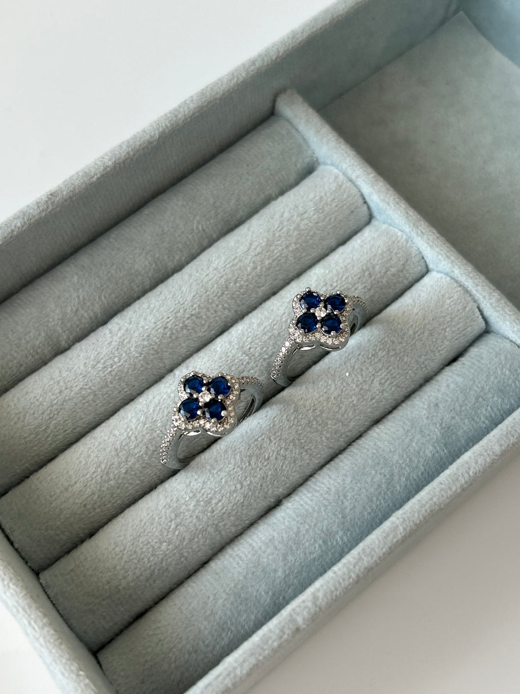 Silver Zirkon Taş Lacivert Yonca Yüzük