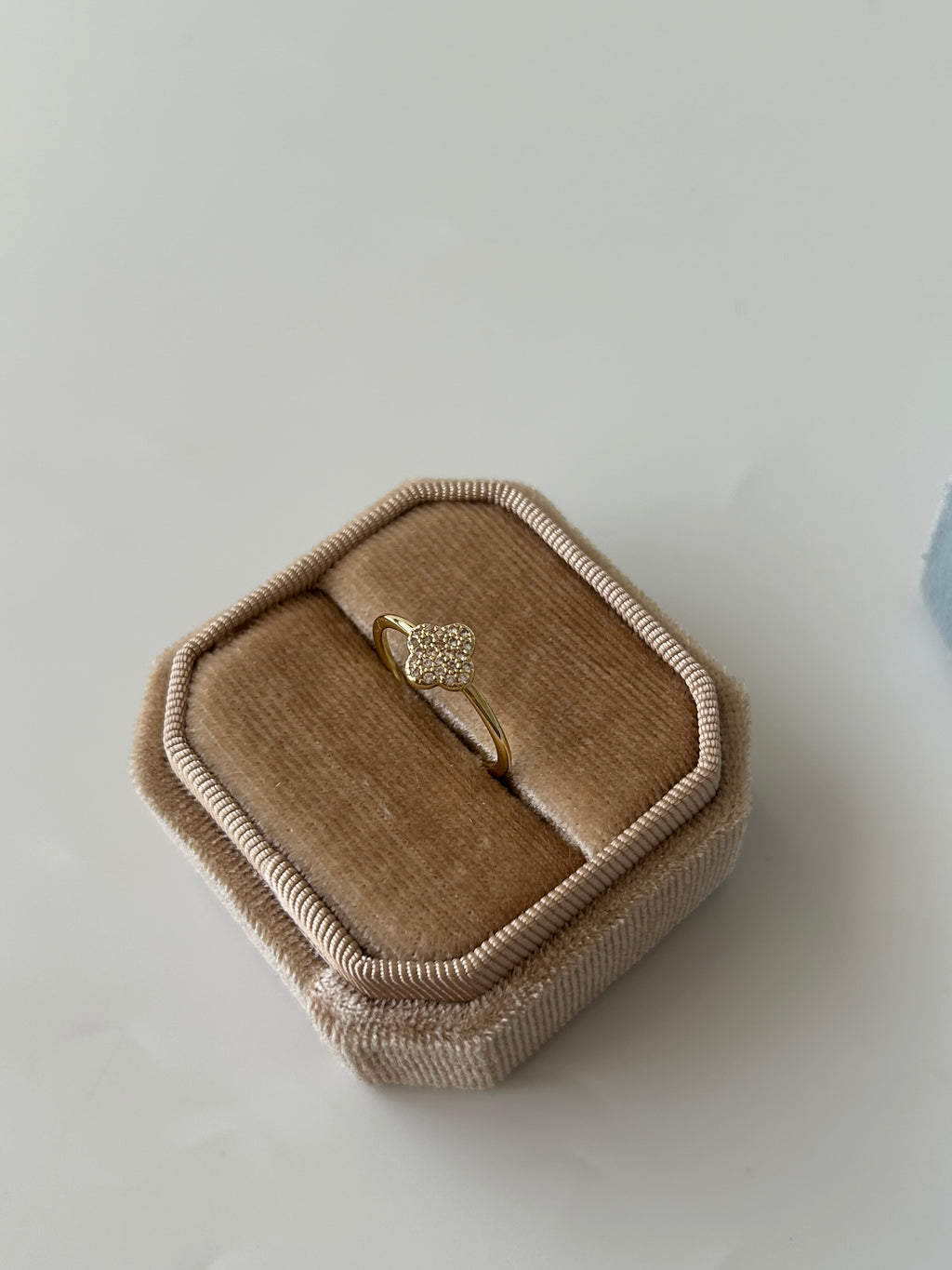 Zirkon Yonca Yüzük