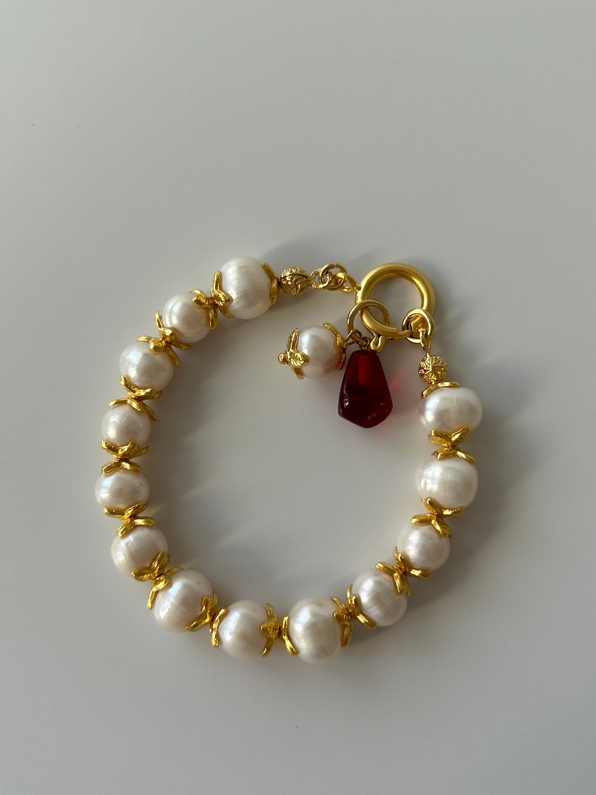 Nar Tanesi Charm Şakayık İnci Bileklik