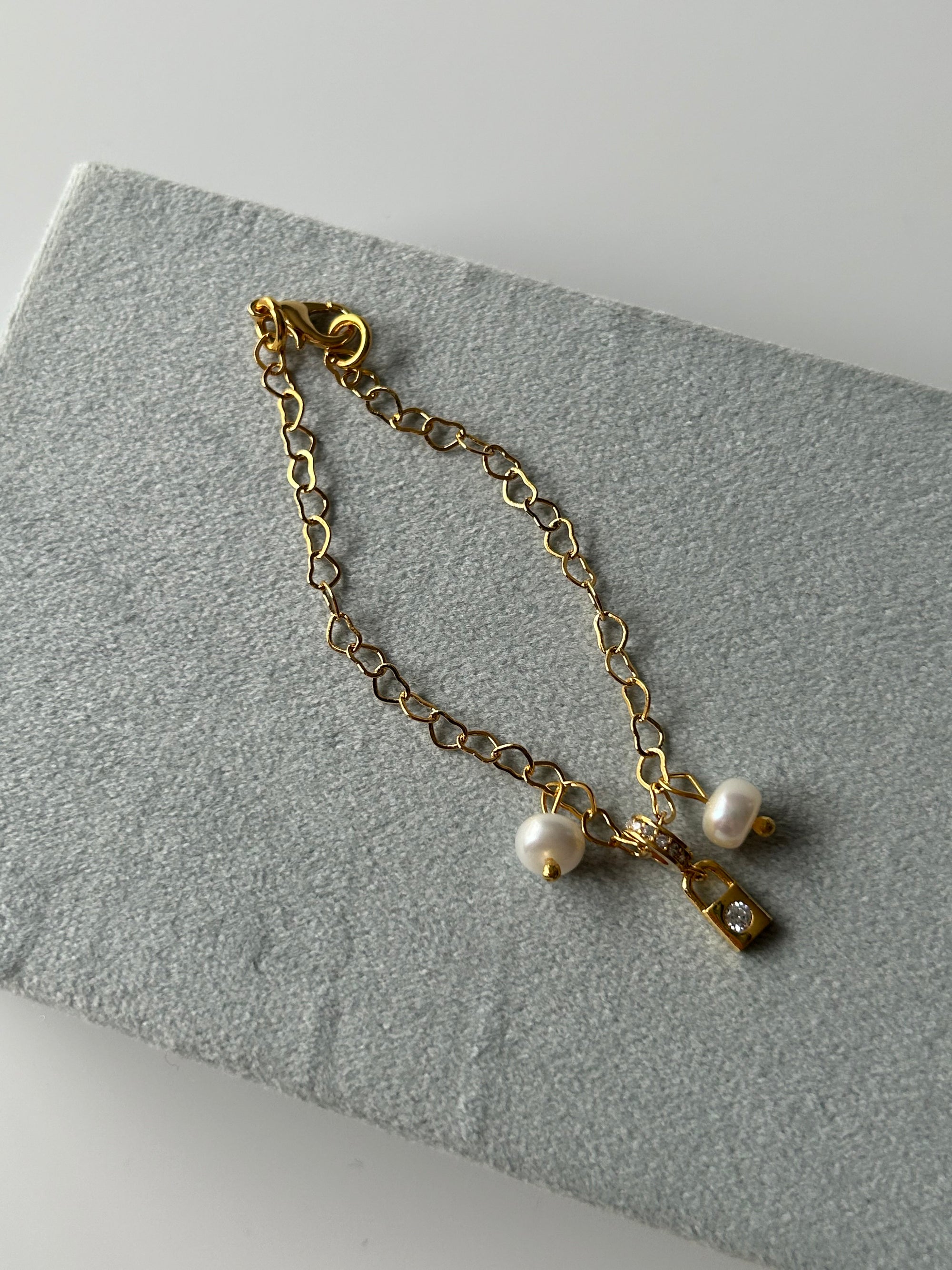 Zirkon Kilit/İnci Charm Kalp Zincir Bileklik