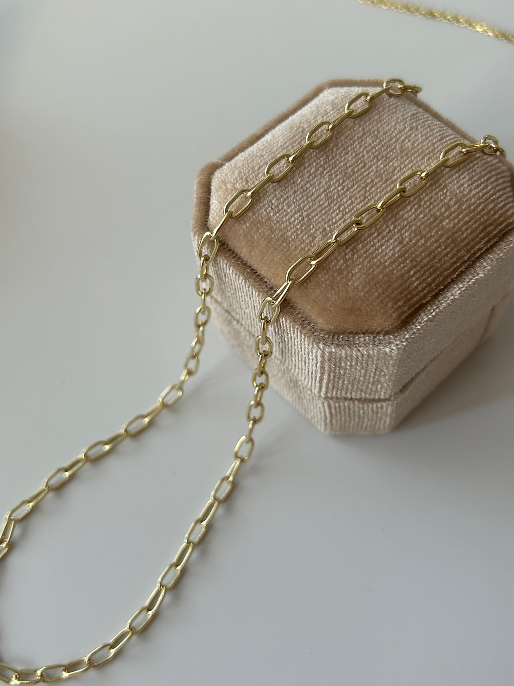 Xuping Minimal Sıralı Zincir Kolye