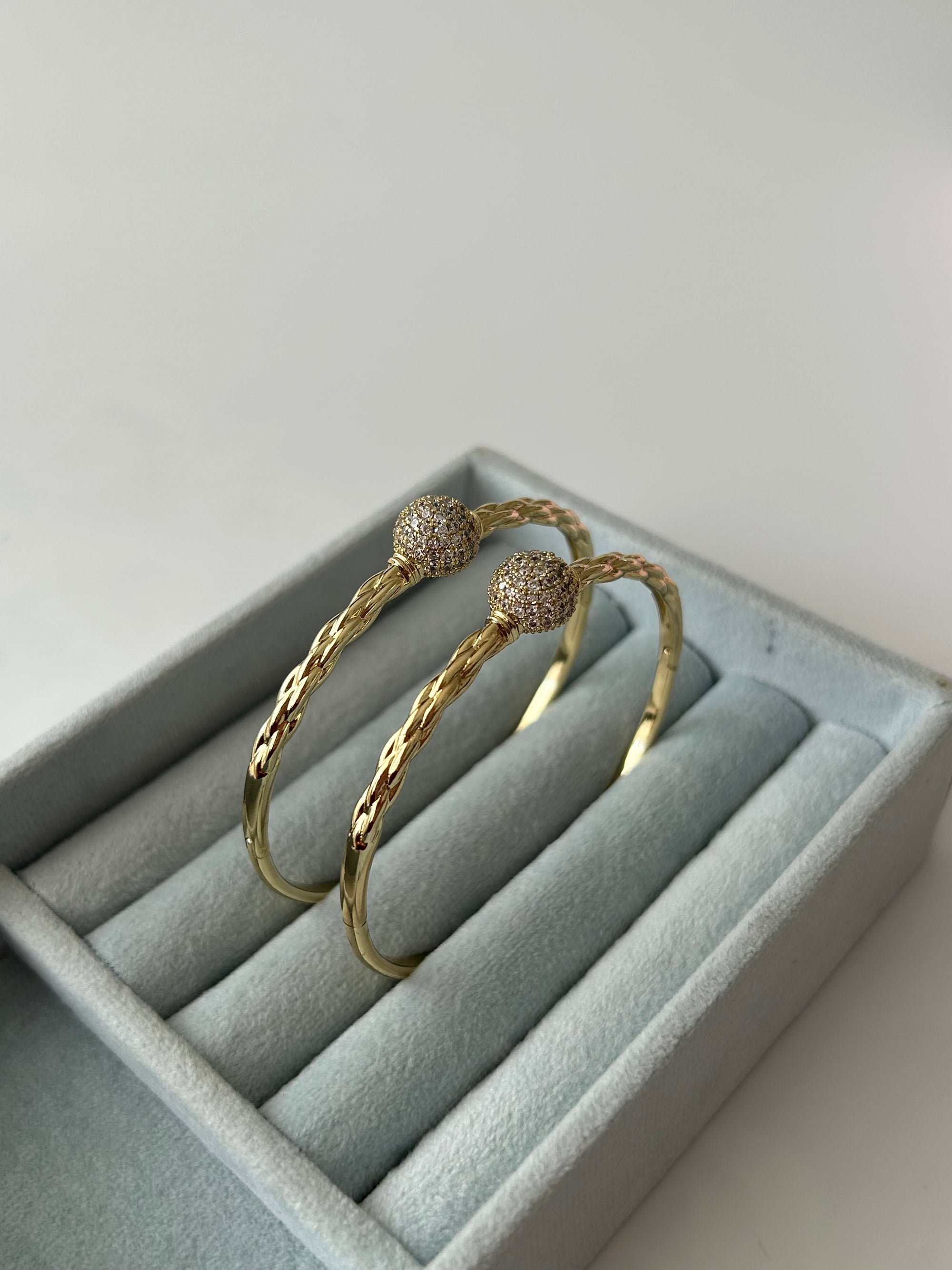 Xuping Taşlı Dorika Bilezik