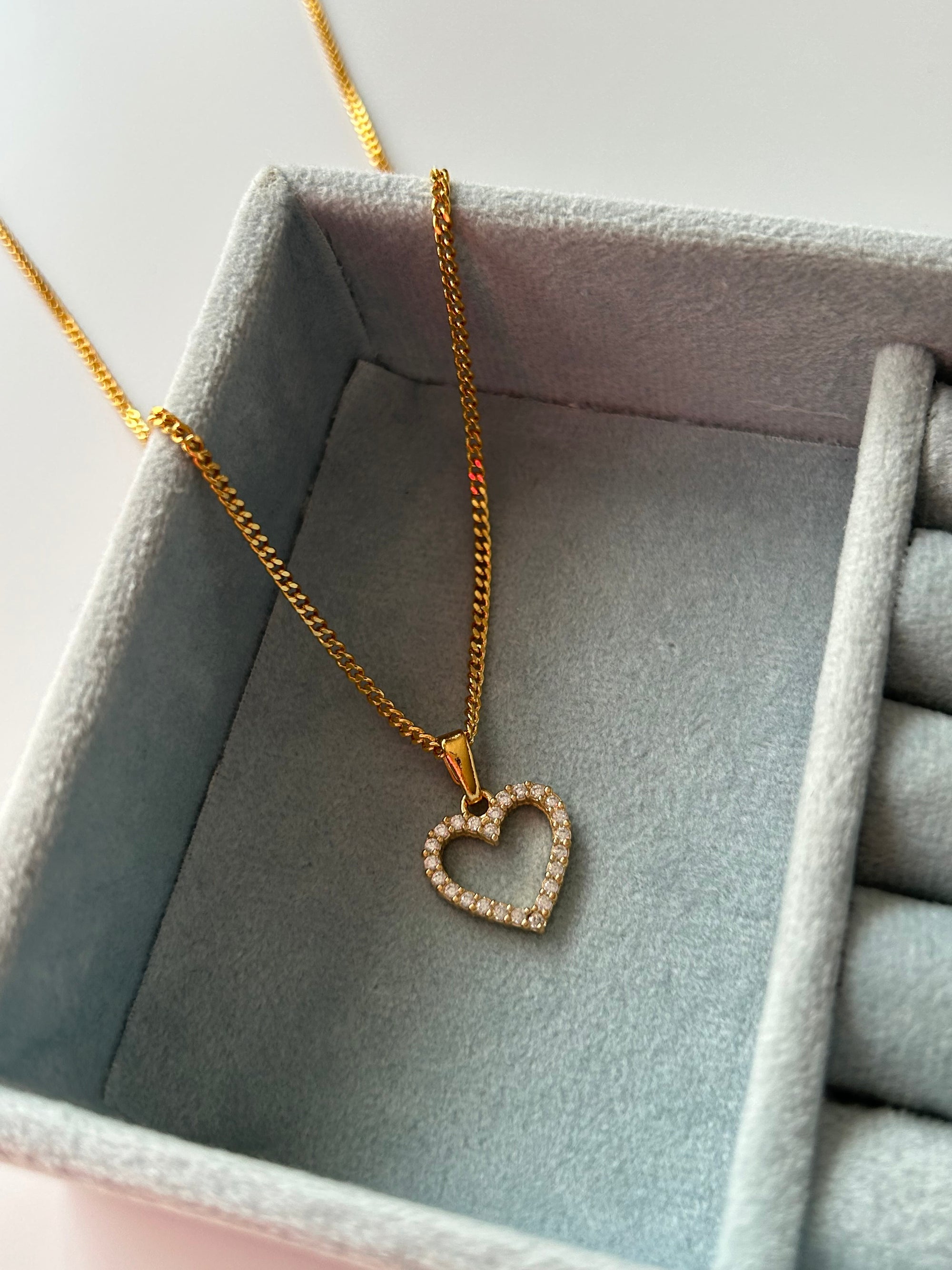 Zirkon Kalp Charm Kolye