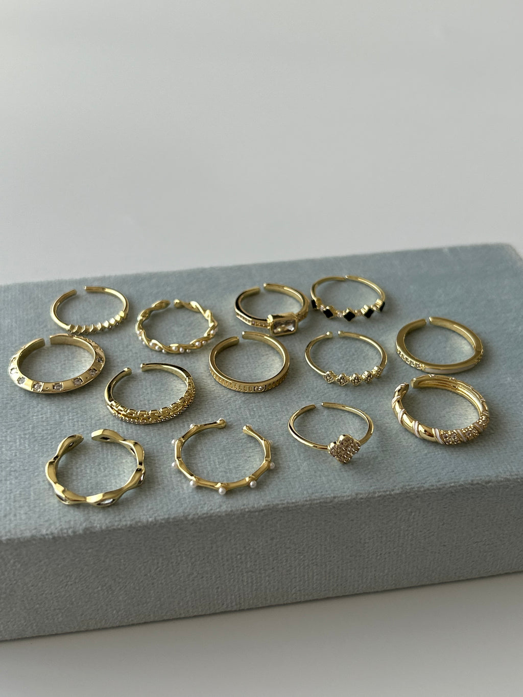 Beyaz Mineli/Zirkon Taş Yüzük