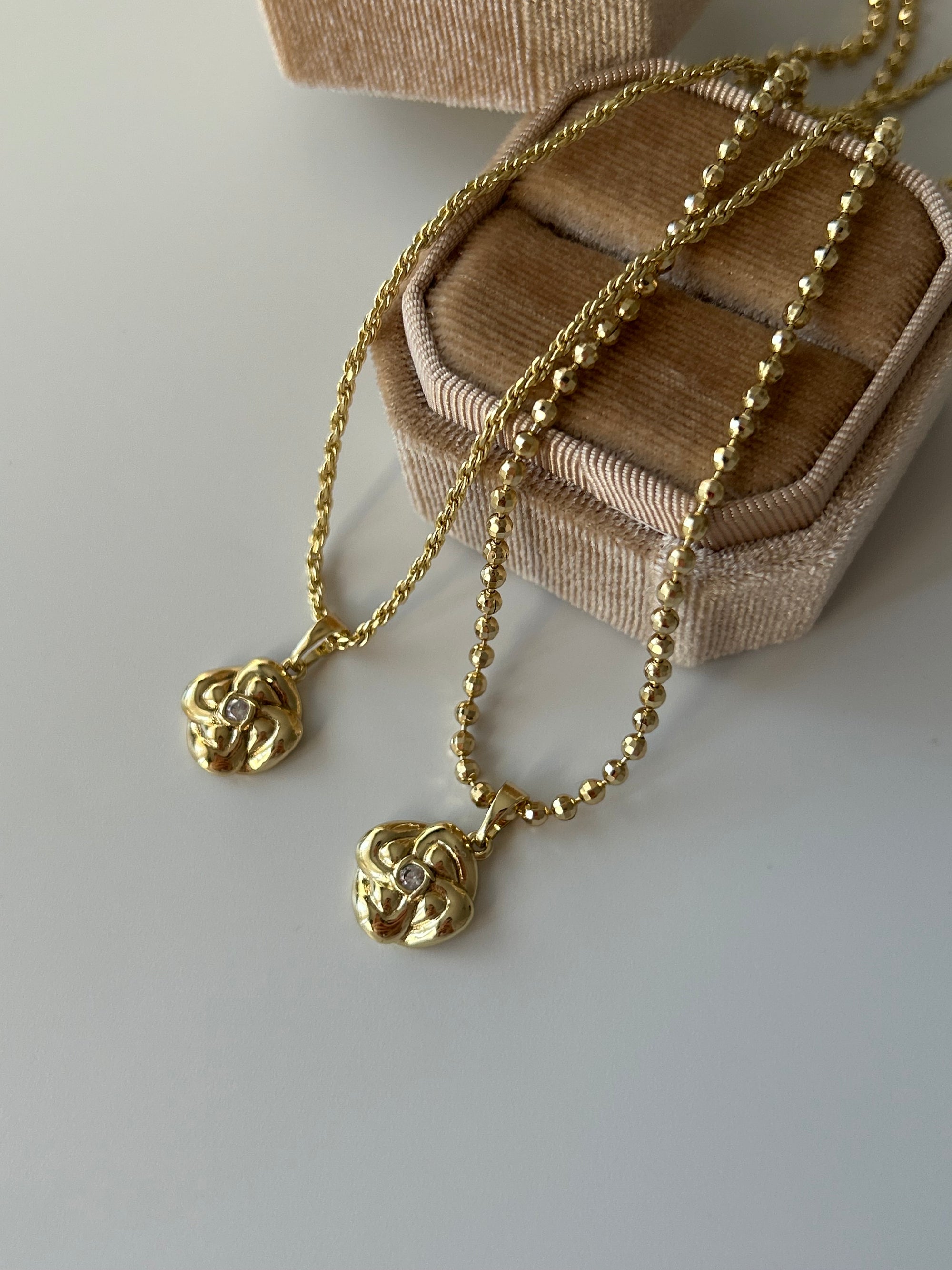 Xuping Çiçek Zirkon Taş Kolye ucu