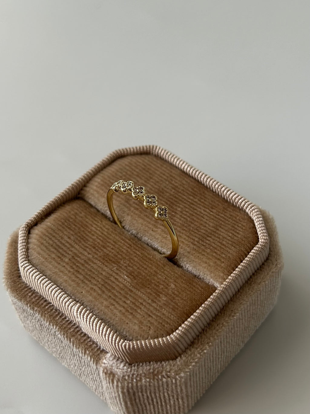 Minimal Zirkon Yonca Yüzük