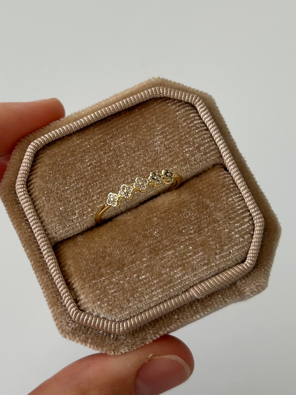 Minimal Zirkon Yonca Yüzük