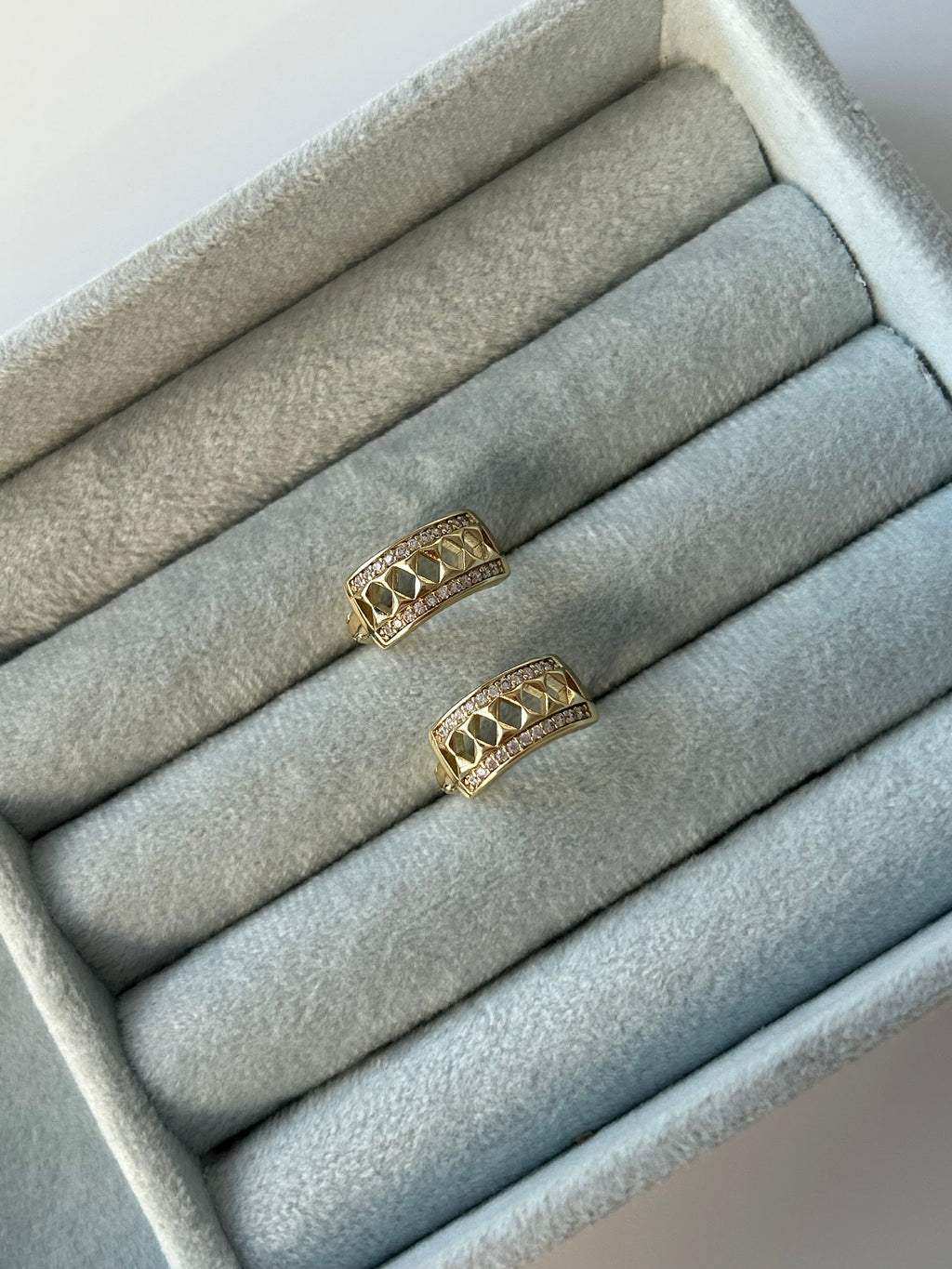 Xuping Zirkon Taş Küpe