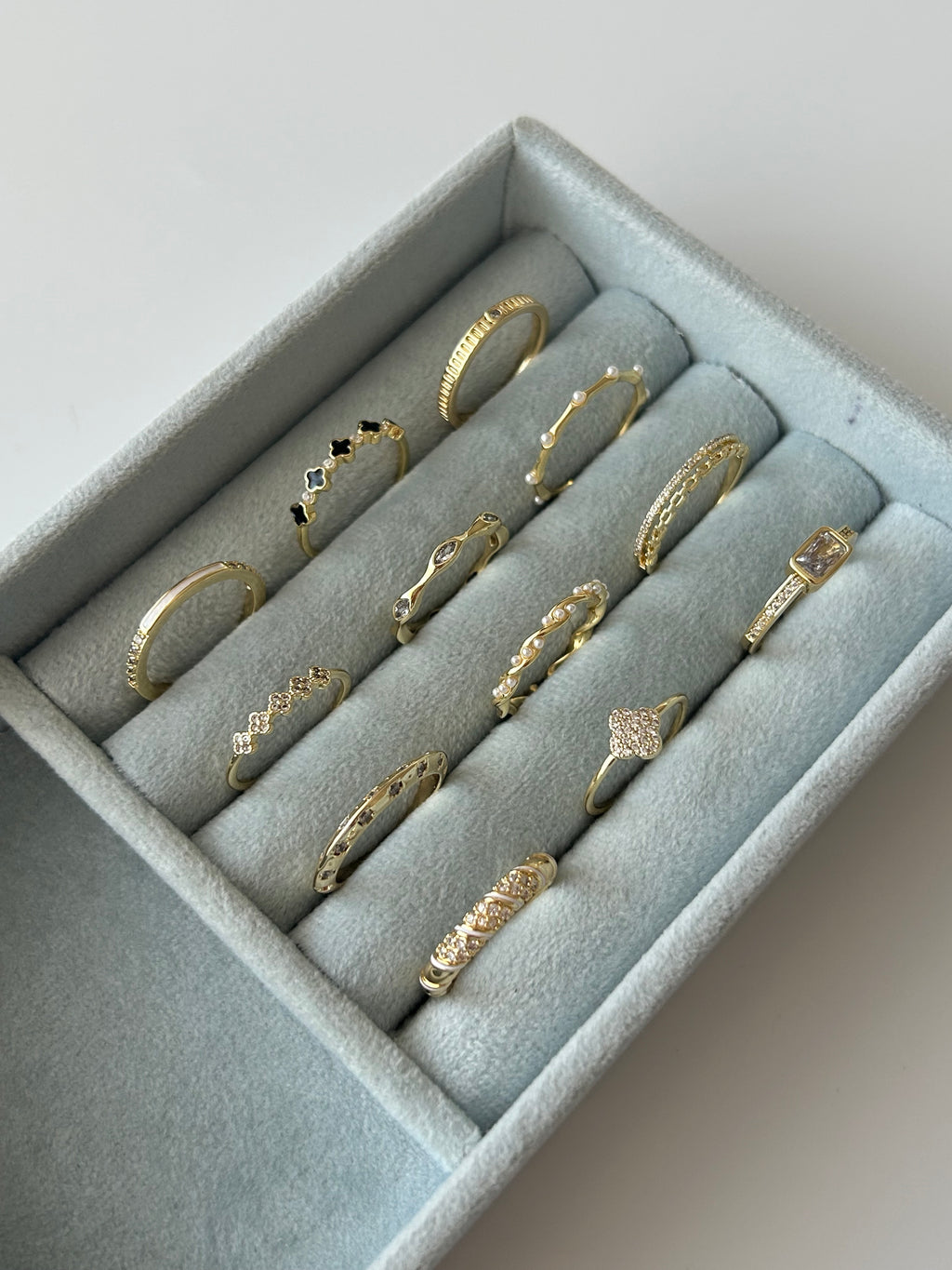 Beyaz Mineli/Zirkon Taş Yüzük