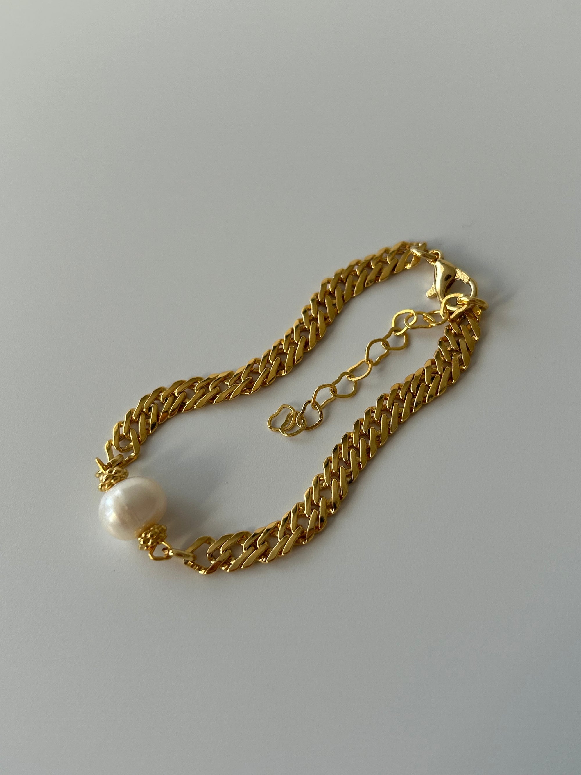 İnci Charm Zincir Bileklik