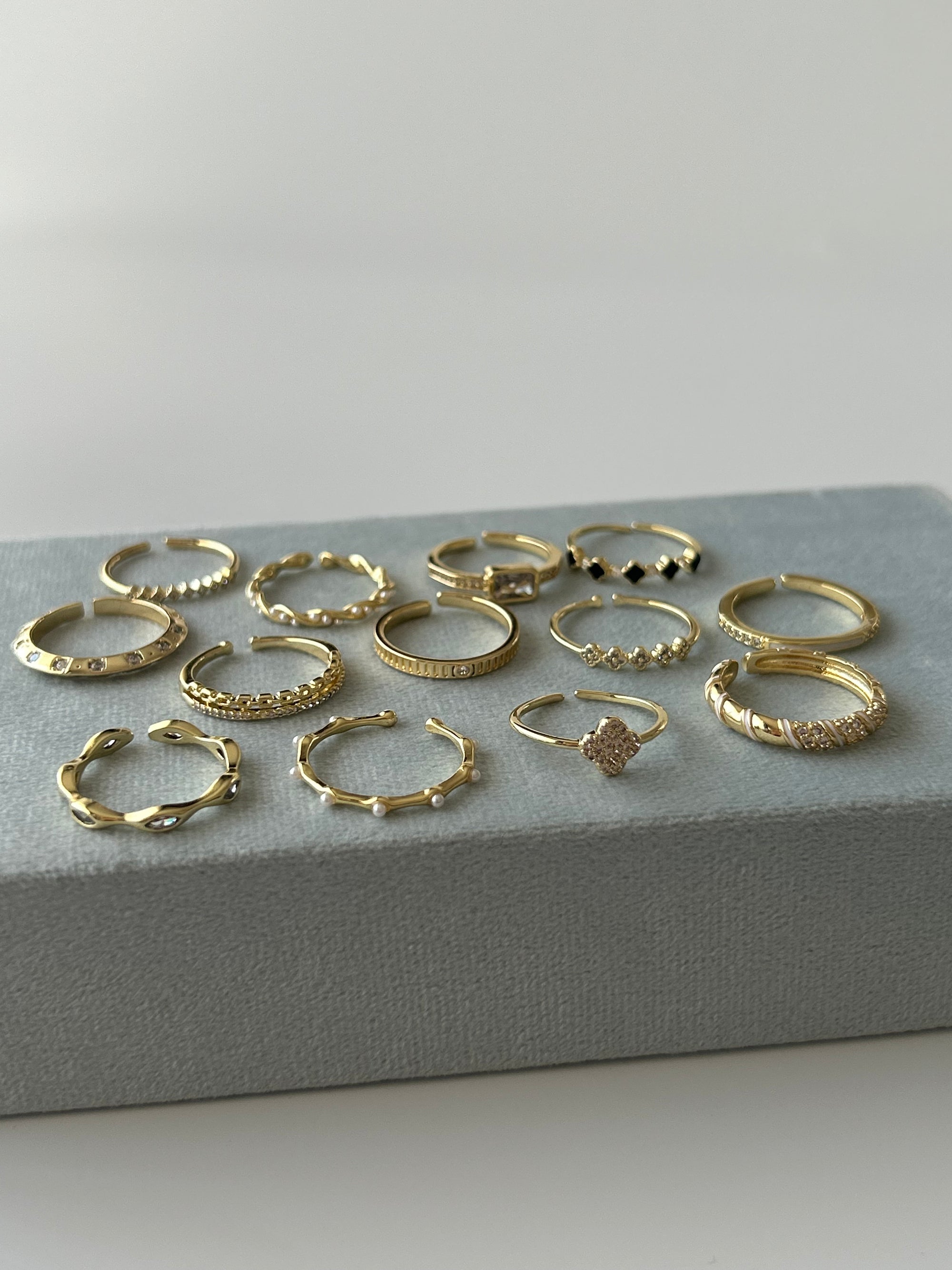 Beyaz Mineli/Zirkon Taş Yüzük