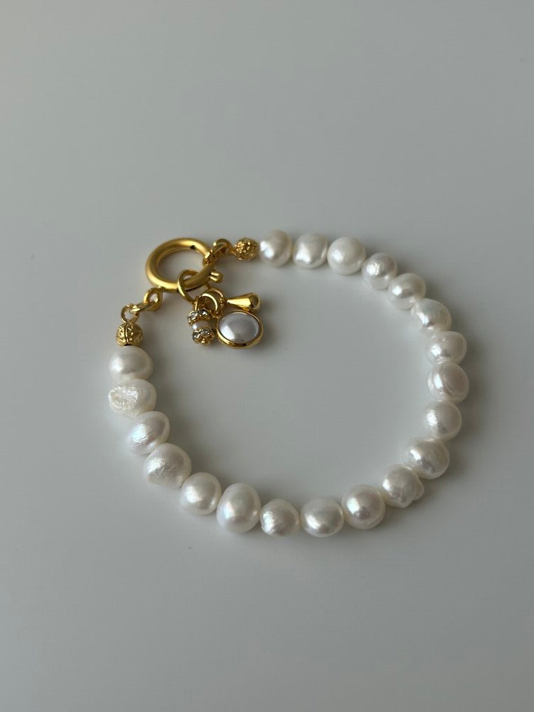 Beyaz Cam Charm İnci Bileklik