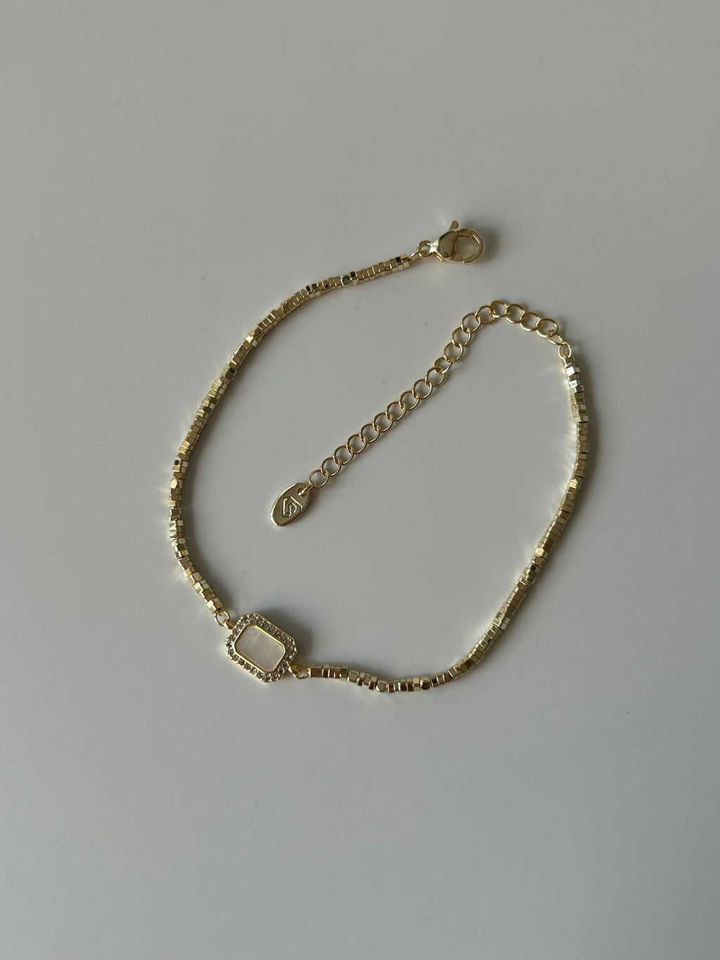 Küp Dorika Sedefli Charm Bileklik