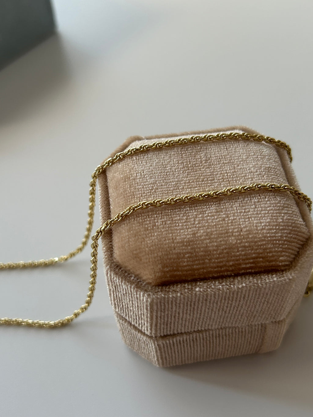 Xuping Minimal Burgu Zincir Kolye