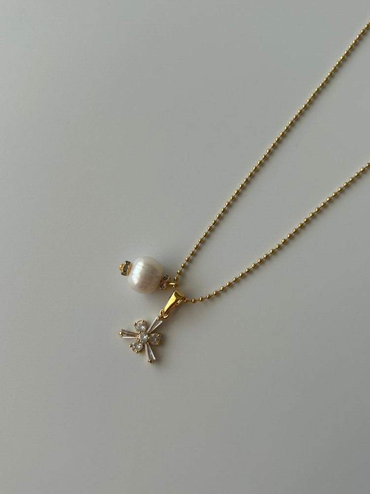 Zirkon Çiçek/İnci Charm Kolye