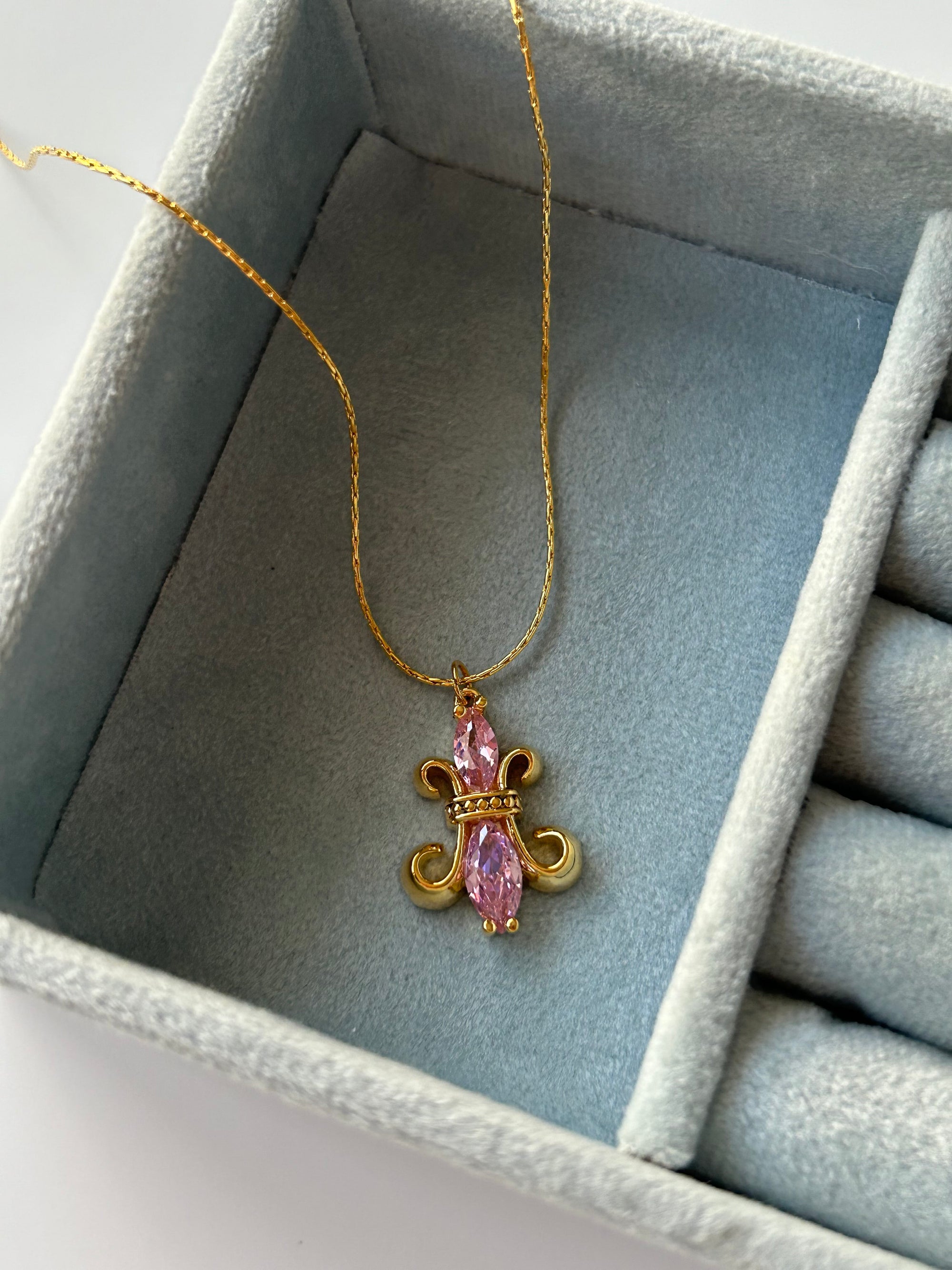 Fransız Zambağı Charm Kolye