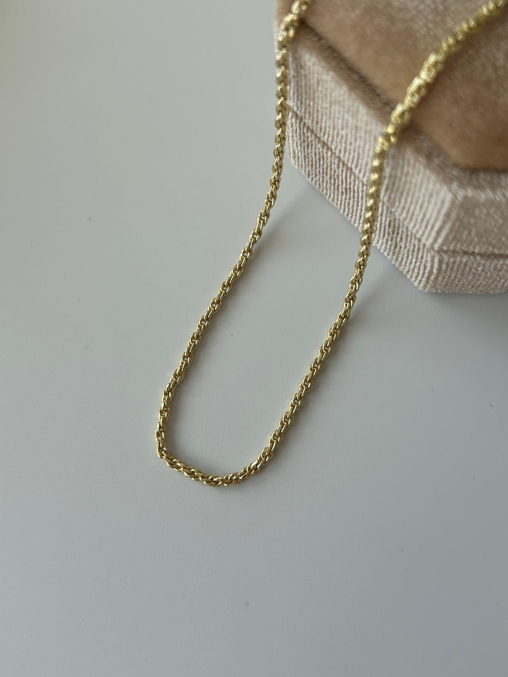 Xuping Minimal Burgu Zincir Kolye