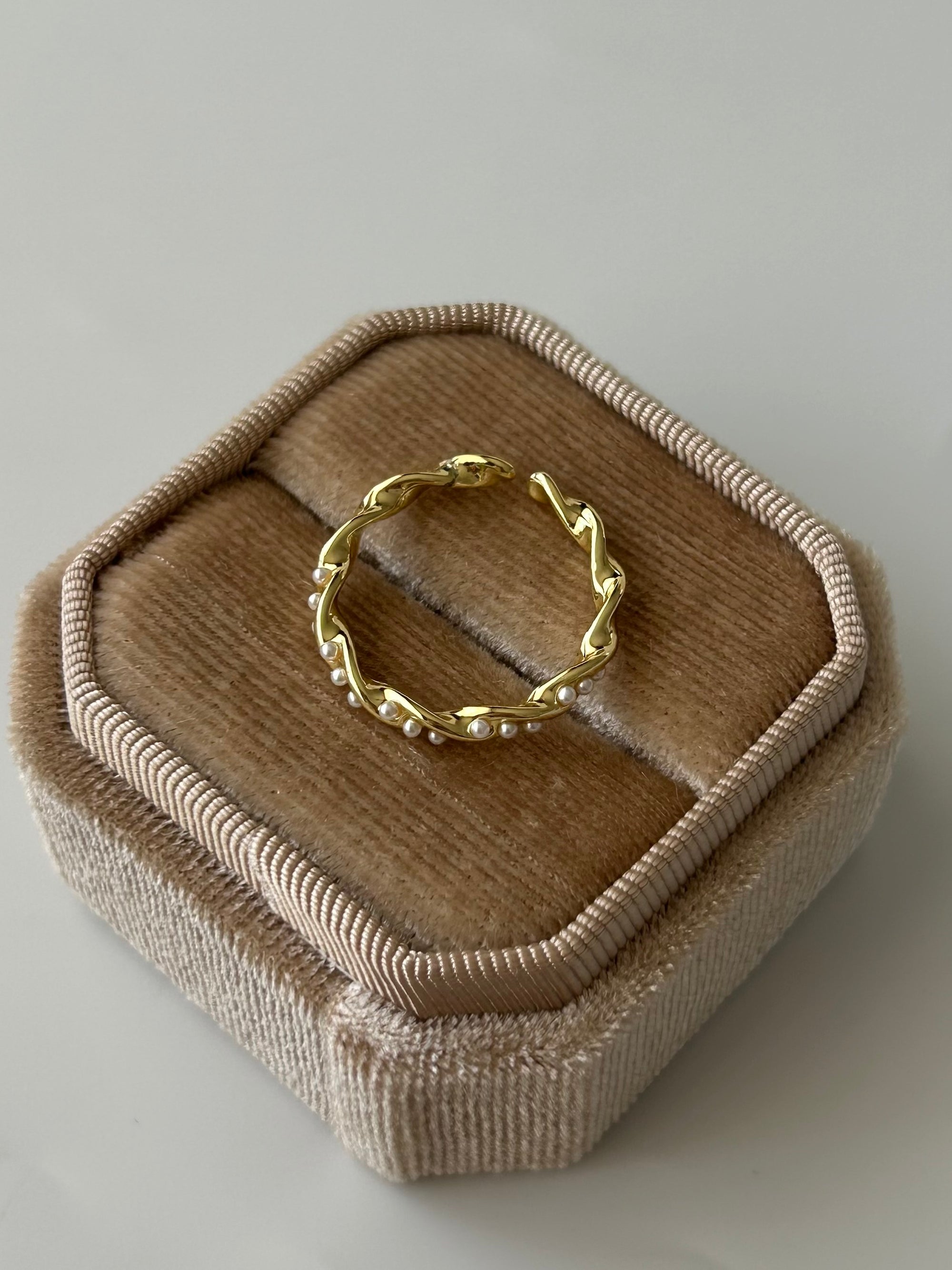 Sarmal İncili Yüzük