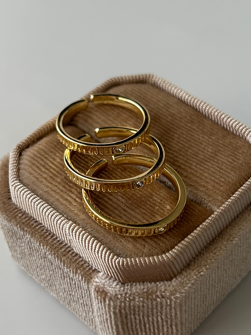 Minimal Zirkon Taş Etnik Yüzük