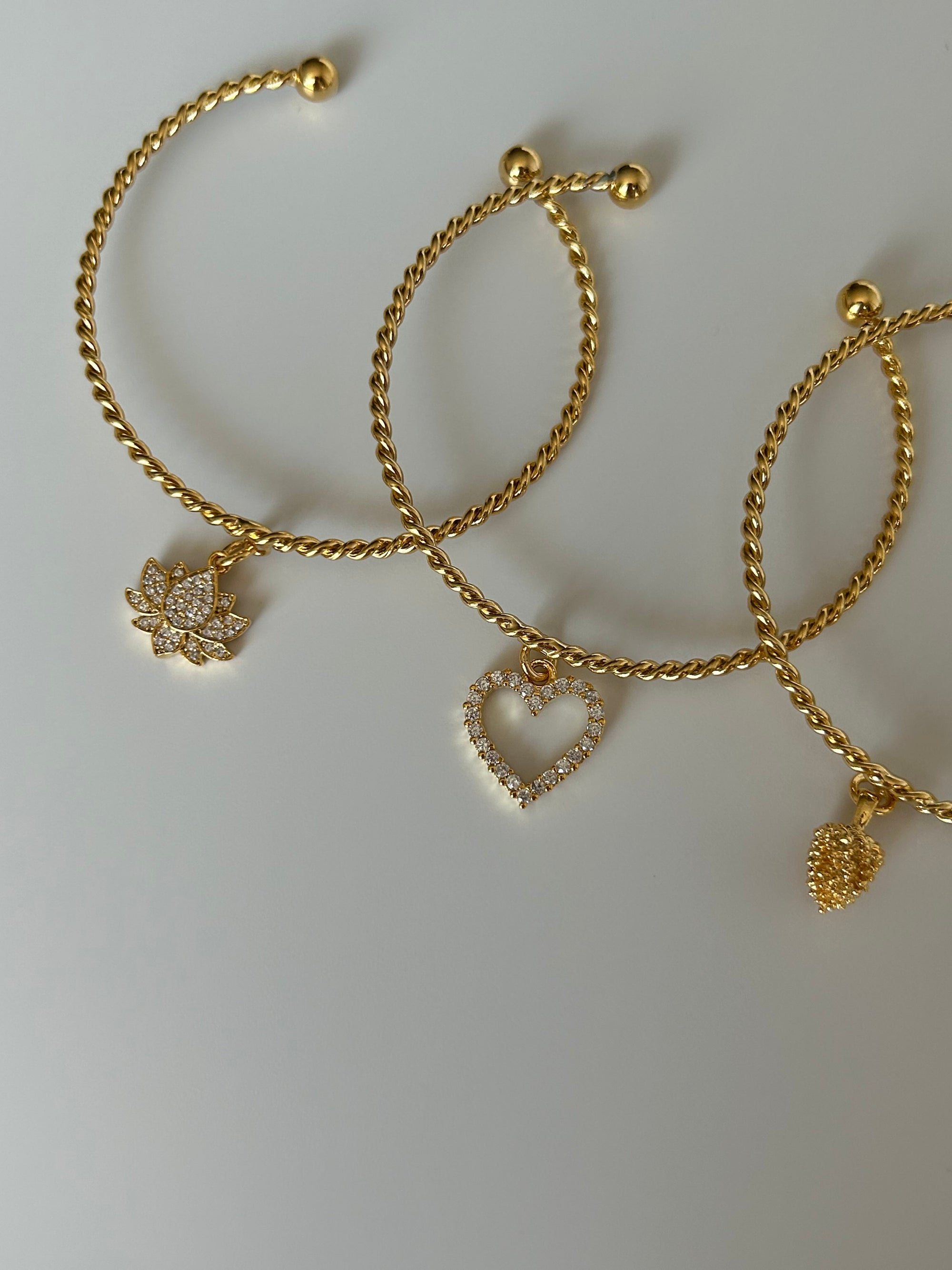 Zirkon Lotus Çiçeği Charm Bilezik
