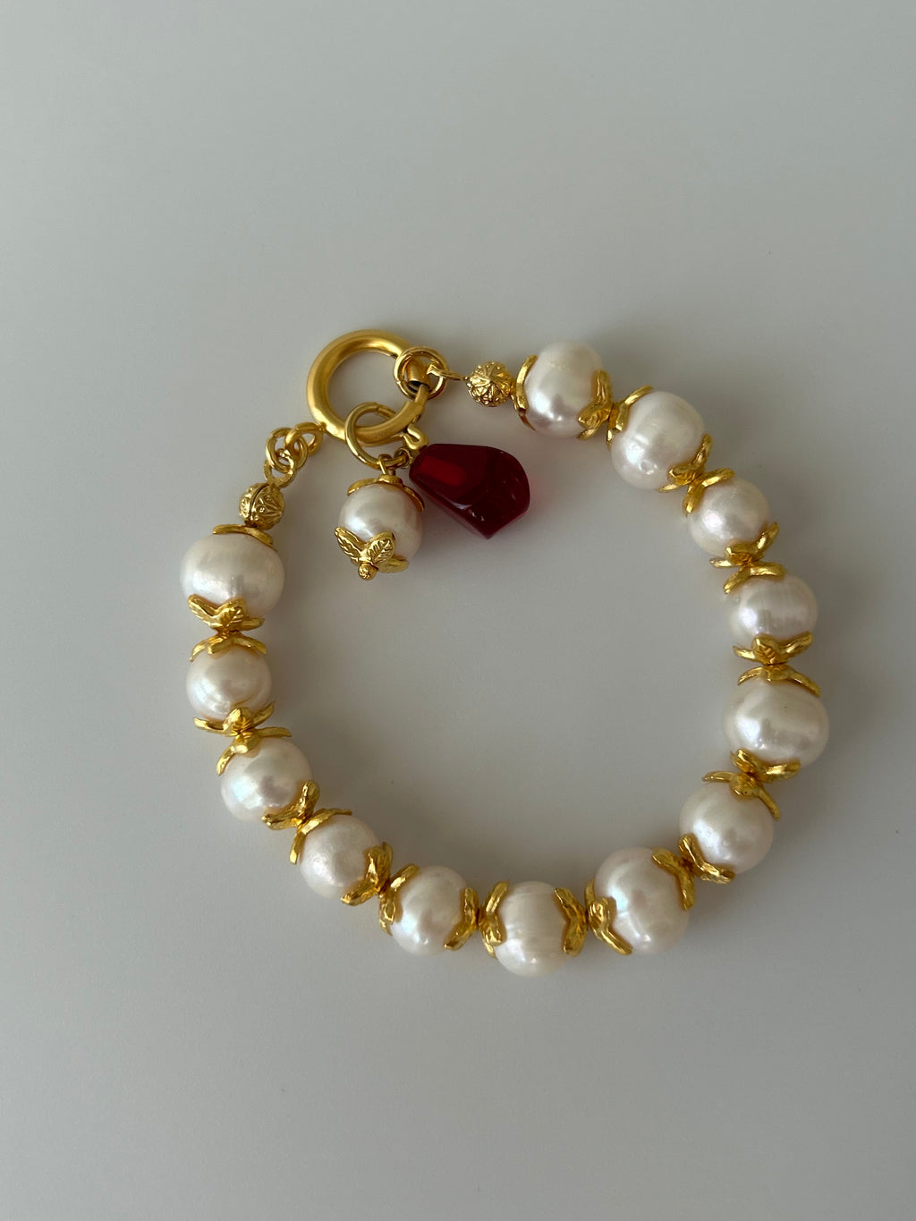 Nar Tanesi Charm Şakayık İnci Bileklik