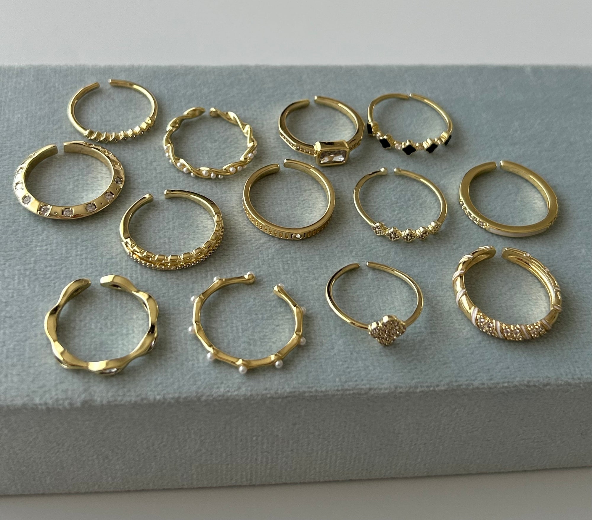 Beyaz Mineli/Zirkon Taş Yüzük