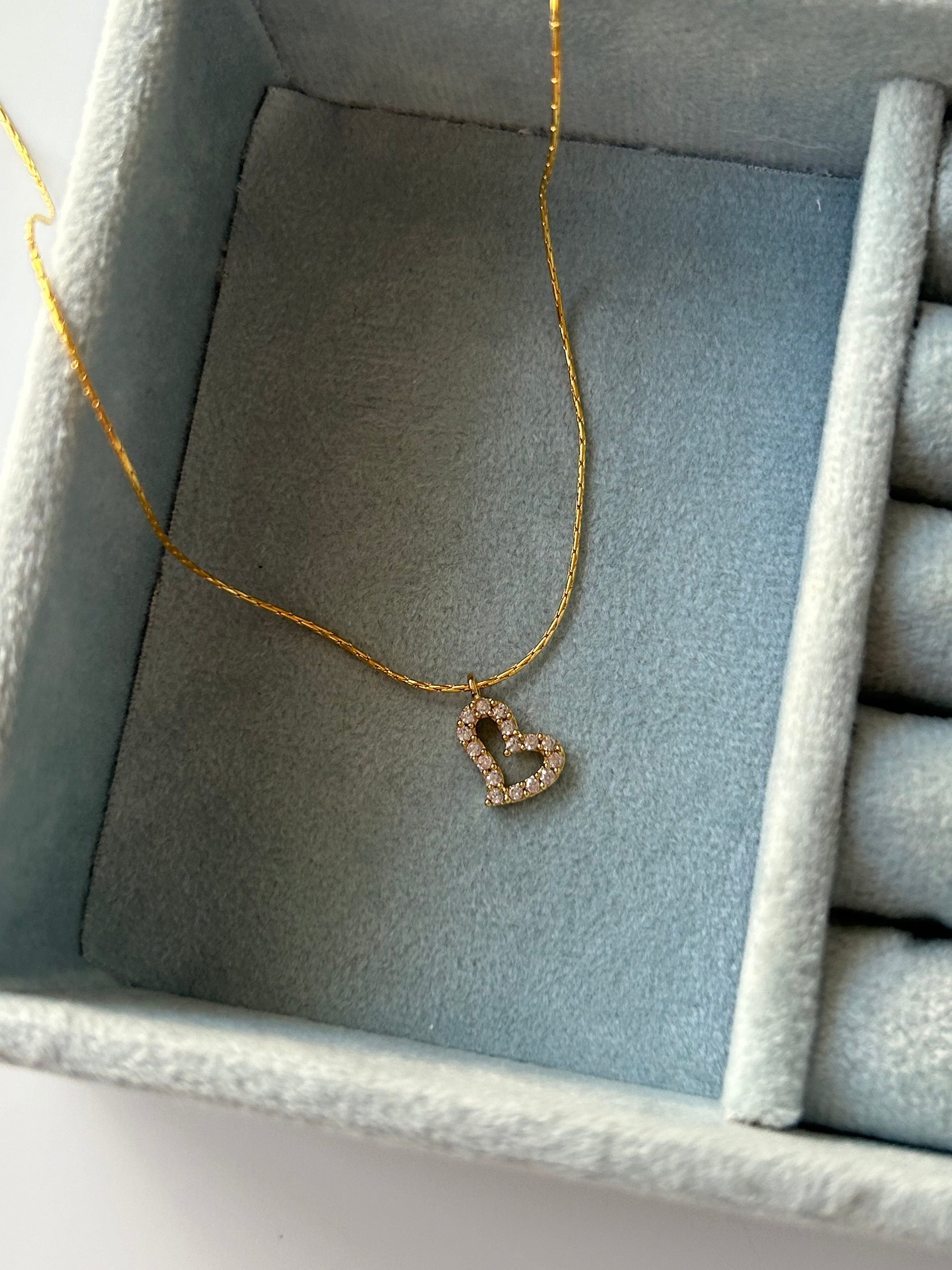 Minimal Zirkon Kalp Charm Kolye